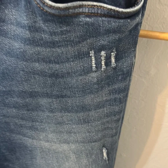 Blue Ankle Cropped Jeans with Distressed Details - Picture 3 of 5